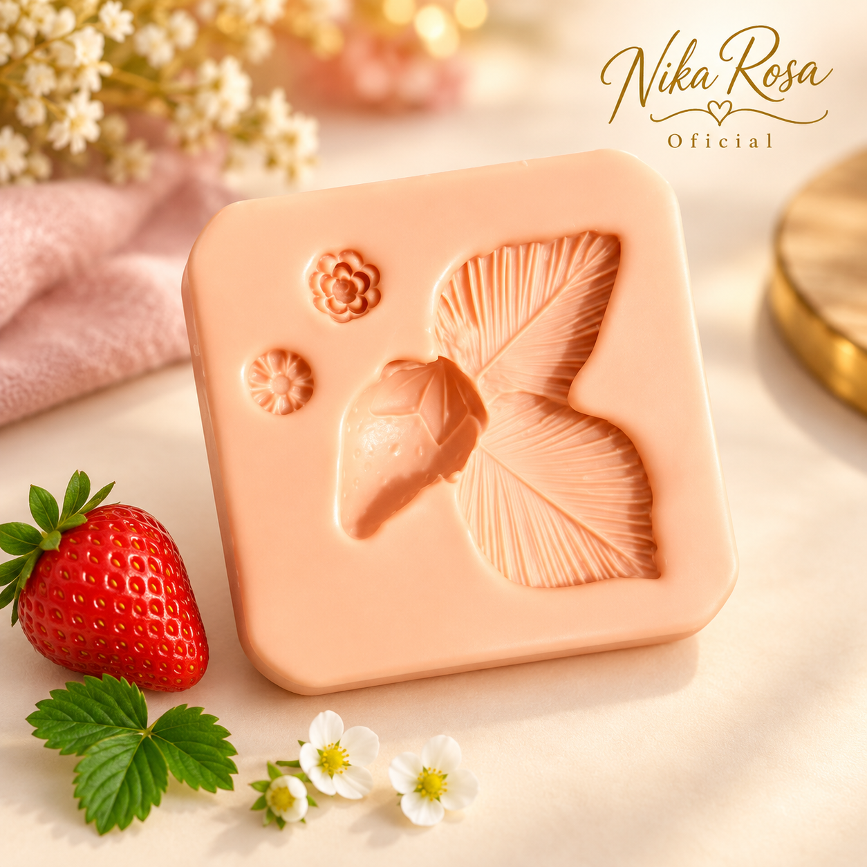 Molde de silicone de morango com folhas e flores Nika Rosa Oficial